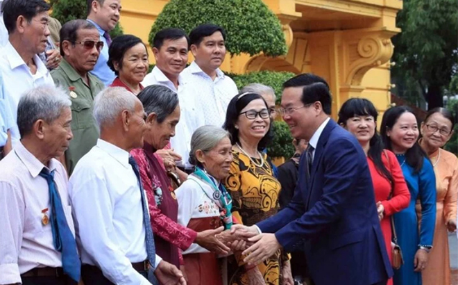 Chủ tịch nước Võ Văn Thưởng gặp mặt đoàn người có công với cách mạng tỉnh Trà Vinh.