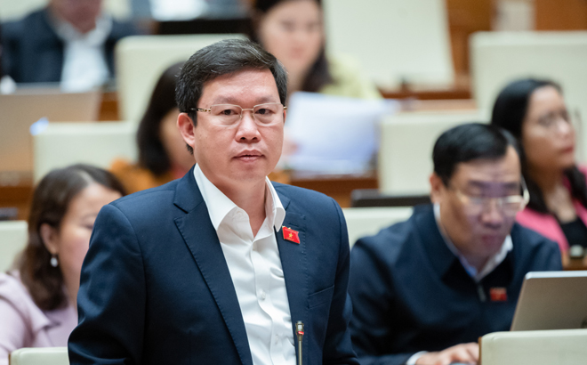 Đại biểu Quốc hội Nguyễn Quốc Luận (Yên Bái) đóng góp ý kiến vào dự thảo Luật Thủ đô