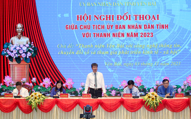 Quang cảnh Hội nghị đối thoại giữa Chủ tịch UBND tỉnh với thanh niên Yên Bái năm 2023.