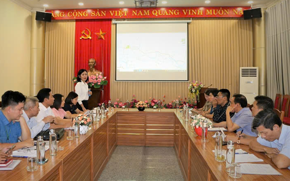 Quang cảnh cuộc họp.