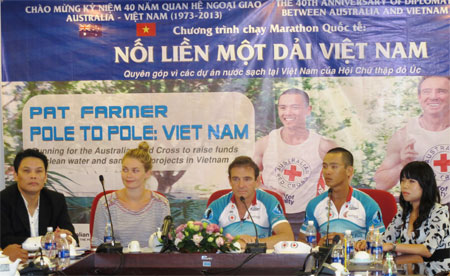 Họp báo ra mắt chương trình.