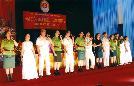 Các hộ viên CLB biểu diễn phục vụ Đại hội Hội Cựu chiến binh tỉnh.