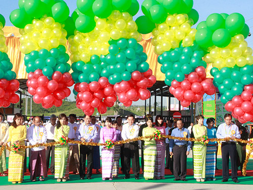 Việc khánh thành 6 khách sạn mới giải quyết một phần nhu cầu phòng ốc cho SEA Games.