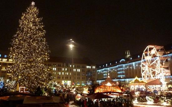 Chợ Noel ở Dresden, Đức.