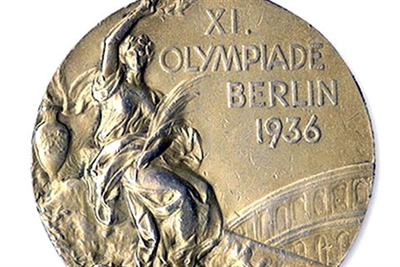 Tấm HCV mà Owens giành được ở Olympic 1936 .