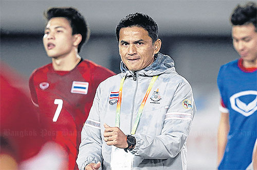 HLV Kiatisak kiêm nhiệm hai vai trò: dẫn dắt U23 Thái Lan và ĐT quốc gia Thái Lan.
