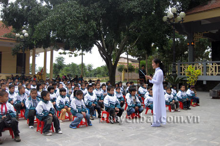 Một buổi sinh hoạt truyền thống tại Khu di tích lịch sử Căng - Đồn Nghĩa Lộ.