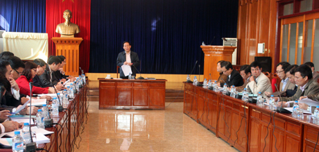 Phó Chủ tịch UBND tỉnh Nguyễn Văn Khánh phát biểu tại Hội nghị.
