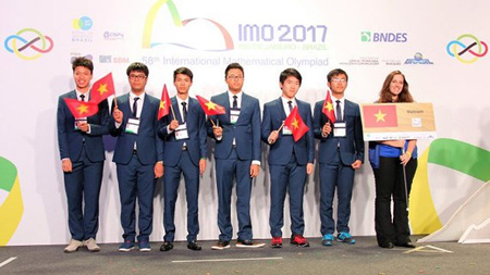 6 thí sinh đội tuyển quốc gia Việt Nam giành huy chương tại kỳ thi Olympic toán học quốc tế 2017.