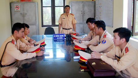 Lực lượng cảnh sát giao thông Công an huyện Yên Bình triển khai các giải pháp nhằm bảo đảm an toàn giao thông dịp cuối năm.