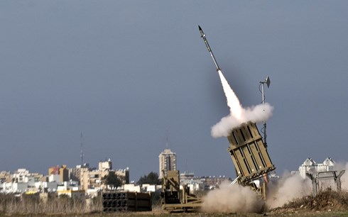 Israel đánh chặn các tên lửa phóng từ Dải Gaza.