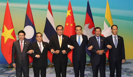 Lãnh đạo các nước Campuchia, Lào, Myanmar, Thái Lan, Trung Quốc và Việt Nam tham dự Hội nghị Cấp cao hợp tác Mekong-Lan Thương lần thứ nhất.