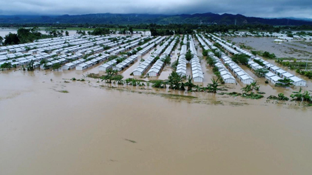 Bão kéo theo mưa lớn gây ra nhiều trận mưa lớn và lở đất tại một tỉnh đảo ở miền Trung Philippines.
