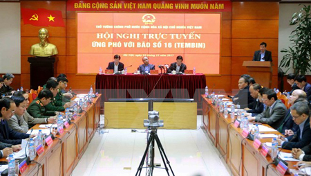 Thủ tướng Nguyễn Xuân Phúc chủ trì Hội nghị trực tuyến ứng phó với bão số 16.