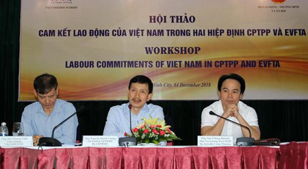 Ông Nguyễn Mạnh Cường, Vụ trưởng Vụ Hợp tác quốc tế (Bộ Lao động, Thương binh và Xã hội), phát biểu tại hội thảo.
