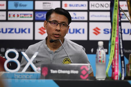 HLV của đội tuyển Malaysia Tan Cheng Hoe phát biểu tại buổi họp báo.