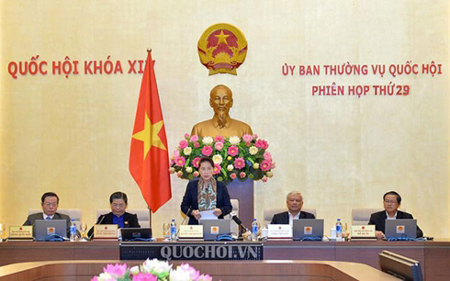 Chủ tịch Quốc hội Nguyễn Thị Kim Ngân phát biểu bế mạc phiên họp.