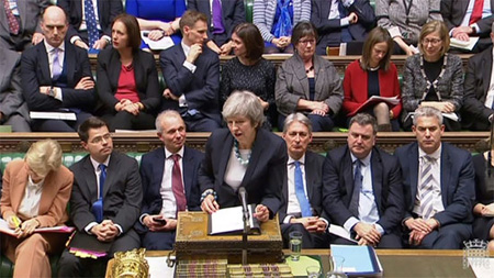 Thủ tướng Theresa May phát biểu trước quốc hội Anh.