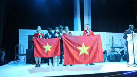 Bốn học sinh Việt Nam giành Huy chương Vàng Giải cá nhân.