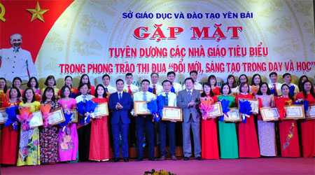 Cô giáo Nguyễn Thị Lan là một trong 50 nhà giáo tiêu biểu được tuyên dương có thành tích xuất sắc trong Phong trào thi đua 