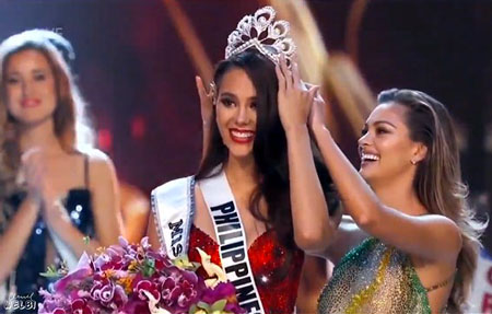 Hoa hậu Hoàn vũ 2018 là người đẹp Philippines.