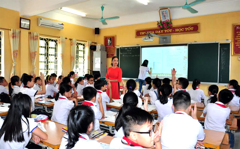 Ứng dụng công nghệ thông tin trong giảng dạy tại Trường tiểu học Nguyễn Trãi, thành phố Yên Bái.