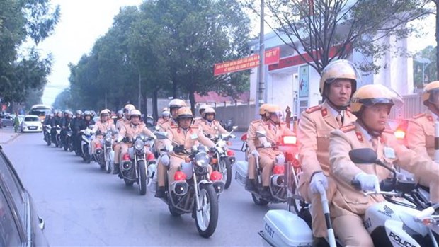 Cán bộ, chiến sỹ Công an tỉnh Thanh Hóa diễu hành, bảo đảm trật tự an toàn giao thông, trật tự công cộng trên địa bàn thành phố Thanh Hóa.
