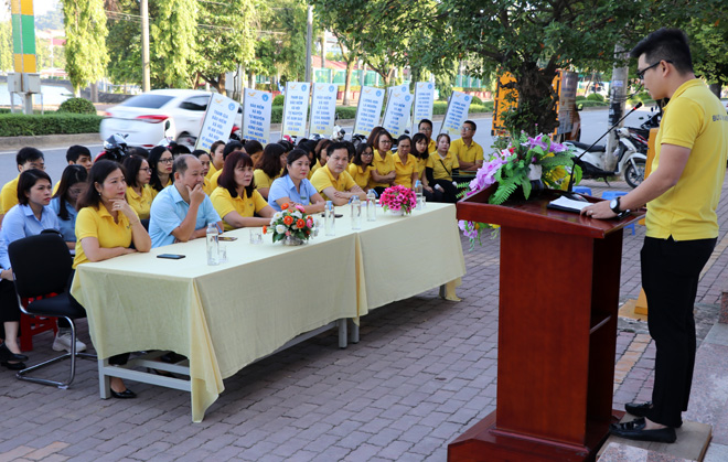 Bưu điện tỉnh phối hợp với cơ quan bảo hiểm xã hội tổ chức tuyên truyền bảo hiểm xã hội tự nguyện trên địa bàn.