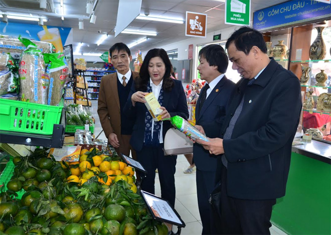 Các sản phẩm nông sản đặc sản địa phương được giới thiệu tại Tuần lễ Hàng nông sản tỉnh Yên Bái năm 2019 tổ chức tại Hà Nội.