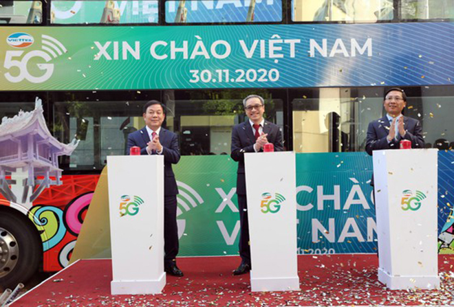 Chiều 30-11, Viettel chính thức khai trương kinh doanh mạng thử nghệm dịch vụ 5G tại Hà Nội với chương trình “5G Viettel Xin chào Việt Nam”.