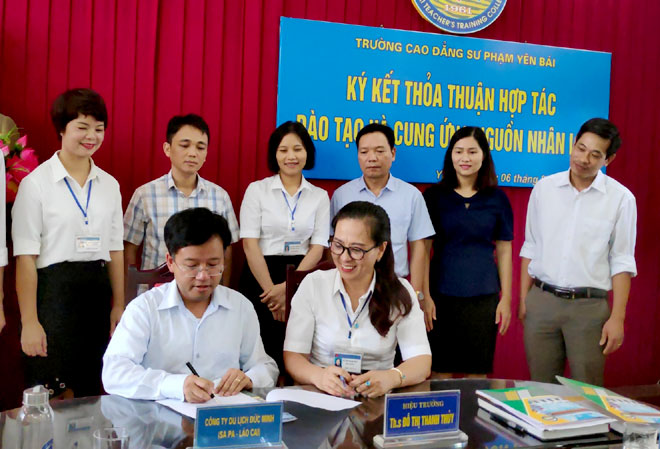 Công ty Du lịch Đức Minh (Sa Pa - Lào Cai) tham gia Lễ ký kết thỏa thuận hợp tác đào tạo và cung ứng nguồn nhân lực với Trường Cao đẳng Sư phạm Yên Bái.
