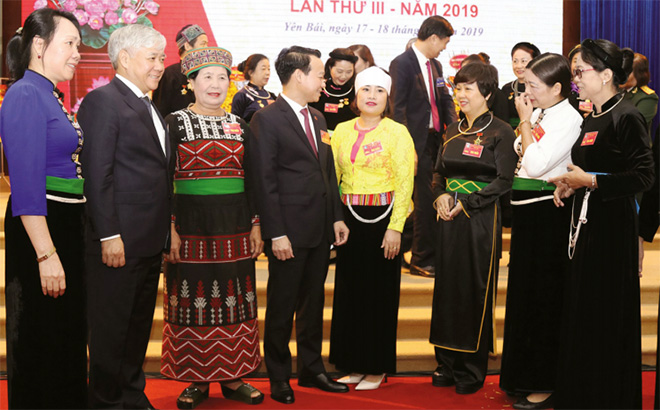 Bộ trưởng, Chủ nhiệm Ủy ban Dân tộc Đỗ Văn Chiến dự Đại hội Đại biểu các DTTS tỉnh Yên Bái lần thứ III.