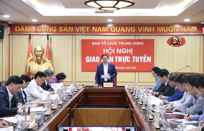Trưởng ban Tổ chức Trung ương Phạm Minh Chính chủ trì Hội nghị giao ban trực tuyến toàn ngành Xây dựng Đảng tháng 11. Ảnh: Xây dựng Đảng.