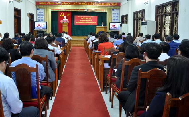 Bí thư Đảng ủy Khối cơ quan và Doanh nghiệp Đỗ Quang Minh quán triệt nội dung cơ bản, cốt lõi của Nghị quyết Đại hội Đảng bộ tỉnh lần thứ XIX.