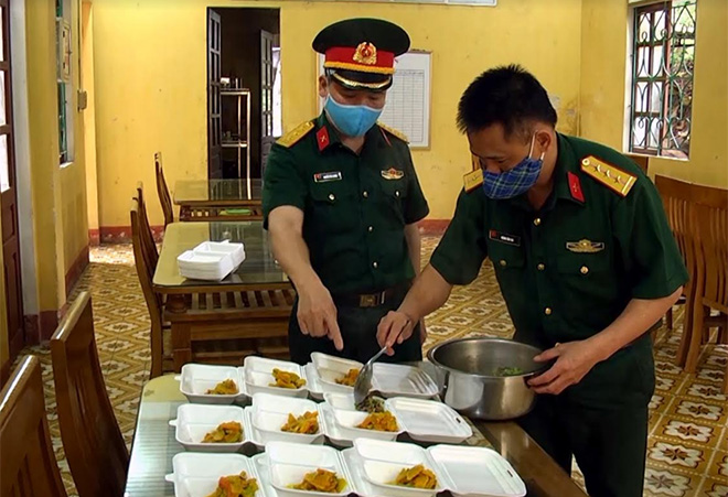 Công tác hậu cần quân đội luôn được cán bộ, chiến sĩ lực lượng vũ trang huyện Lục Yên chú trọng, đảm bảo an toàn vệ sinh thực phẩm.