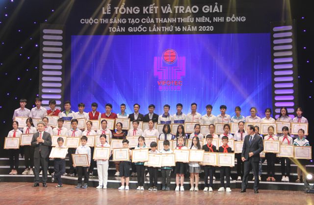 Các em Phạm Ngọc Phương Thảo, Nguyễn Trần Quốc Anh vinh dự nhận giải Khuyến khích tại Cuộc thi Sáng tạo thanh thiếu niên nhi đồng toàn quốc lần thứ 16 năm 2020.