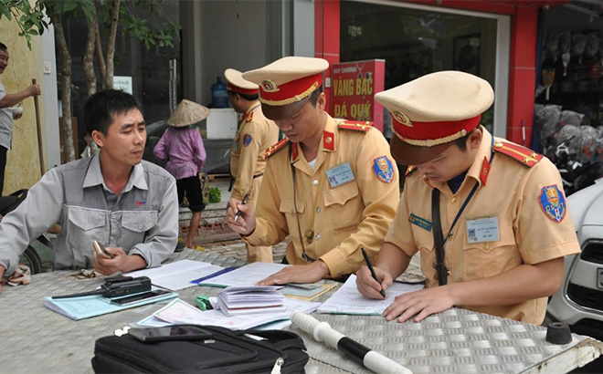 Nâng cao hiệu lực, hiệu quả thực thi pháp luật về an toàn giao thông góp phần giảm thiểu tai nạn giao thông.