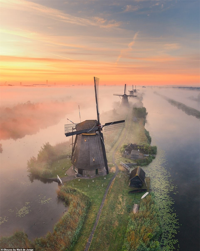 Hà Lan: Hãy khám phá vẻ đẹp cổ kính, yên bình và tương tác của Hà Lan qua hình ảnh thú vị này.
