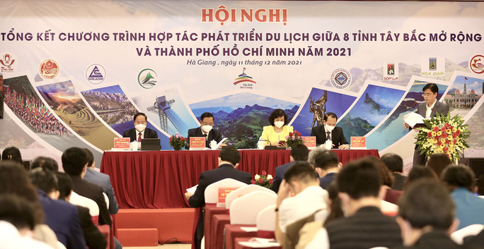 Quang cảnh Hội nghị tổng kết Chương trình liên kết hợp tác phát triển du lịch giữa 8 tỉnh Tây Bắc mở rộng và TP HCM năm 2021.