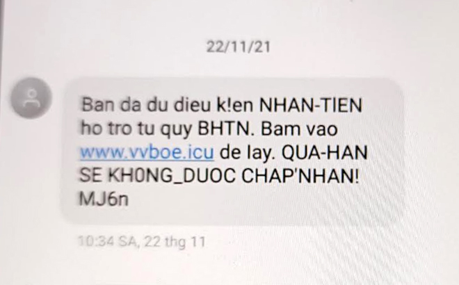 Tin nhắn thông báo nhận hỗ trợ từ Quỹ Bảo hiểm thất nghiệp của những kẻ lừa đảo.