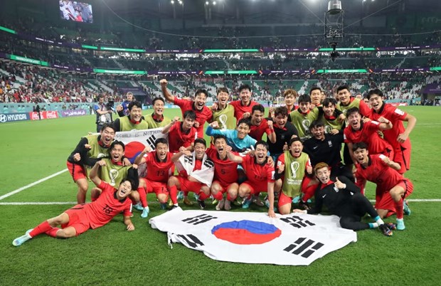 Hàn Quốc gây sốc khi thắng Bồ Đào Nha để giành vé đi tiếp.