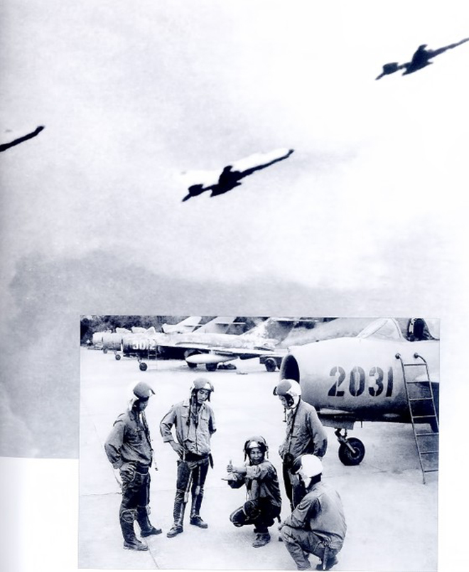 Các phi công Đại đội 4 anh hùng thuộc Đoàn Không quân Yên Thế trước giờ xuất kích.
