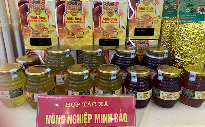 Sản phẩm mật ong của HTX nông nghiệp Minh Bảo, thành phố Yên Bái.