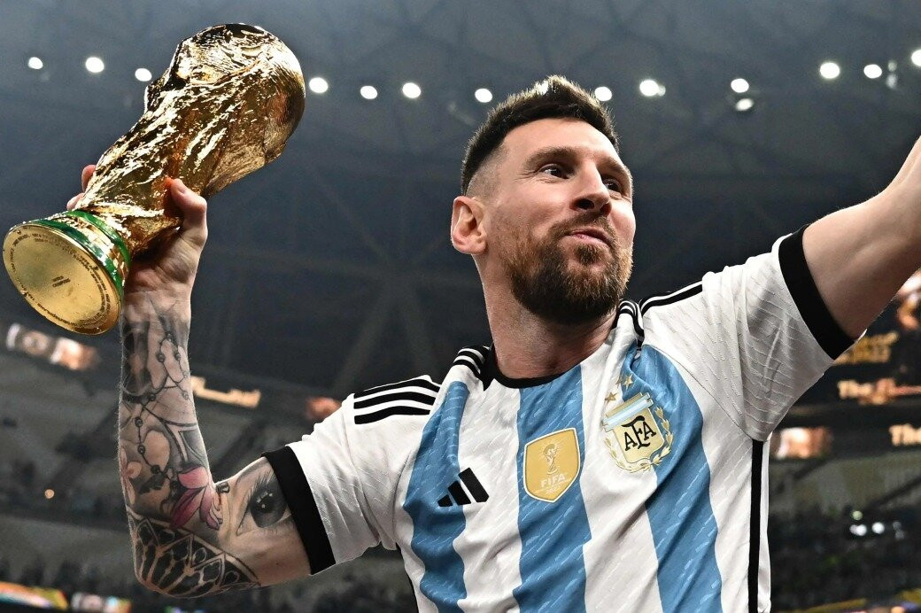Với danh hiệu cao quý trên đất Qatar, Messi cùng các đồng đội sẽ nhận số tiền thưởng 34,5 triệu bảng từ FIFA.