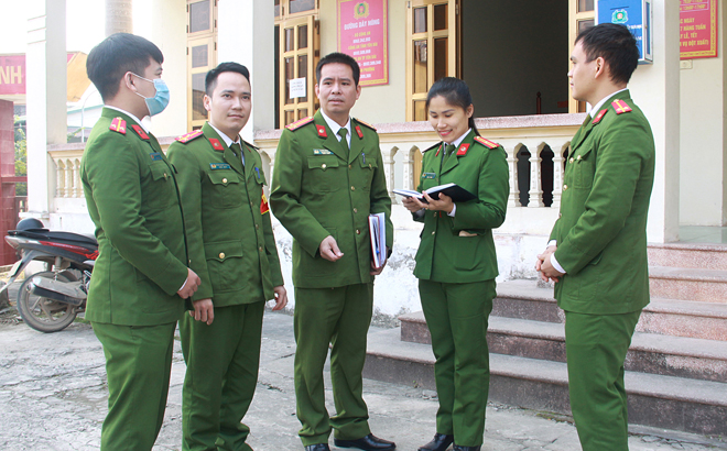 Công an phường Nguyễn Thái Học, thành phố Yên Bái triển khai kế hoạch tuần tra đảm bảo an ninh trật tự trên địa bàn.
