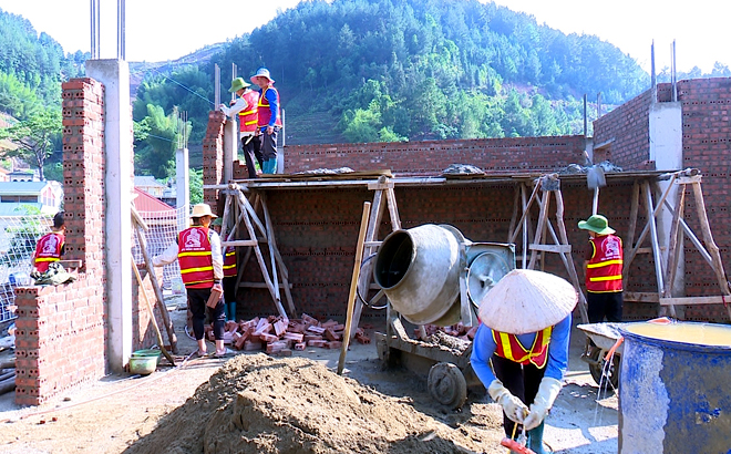 Công ty TNHH Nhật Minh Yên Bái đẩy nhanh tiến độ thi công Dự án xây dựng nhà ở cho học sinh bán trú, nội trú Trường Phổ thông dân tộc bán trú Tiểu học Khao Mang, huyện Mù Cang Chải.