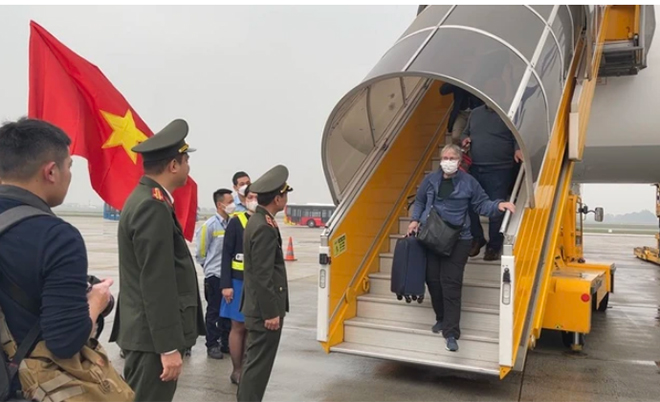 Bộ Công an đã tổ chức 6 chuyến bay đưa 780 người Việt từ Myanmar về nước.