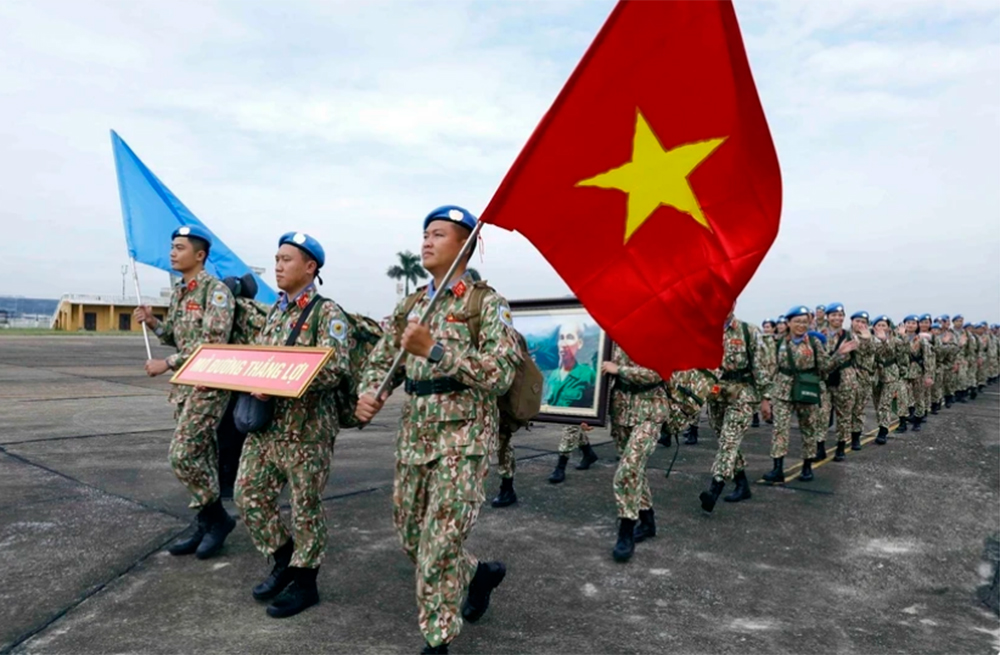 Lực lượng Gìn giữ Hòa bình Việt Nam xuất quân tại Sân bay Quốc tế Nội Bài (Hà Nội), lên đường thực hiện nhiệm vụ của Liên hợp quốc tại Phái bộ UNISFA.