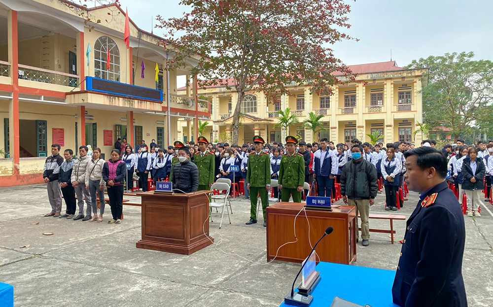 Một phiên tòa xét xử lưu động do Tòa án nhân dân huyện Trấn Yên tổ chức.