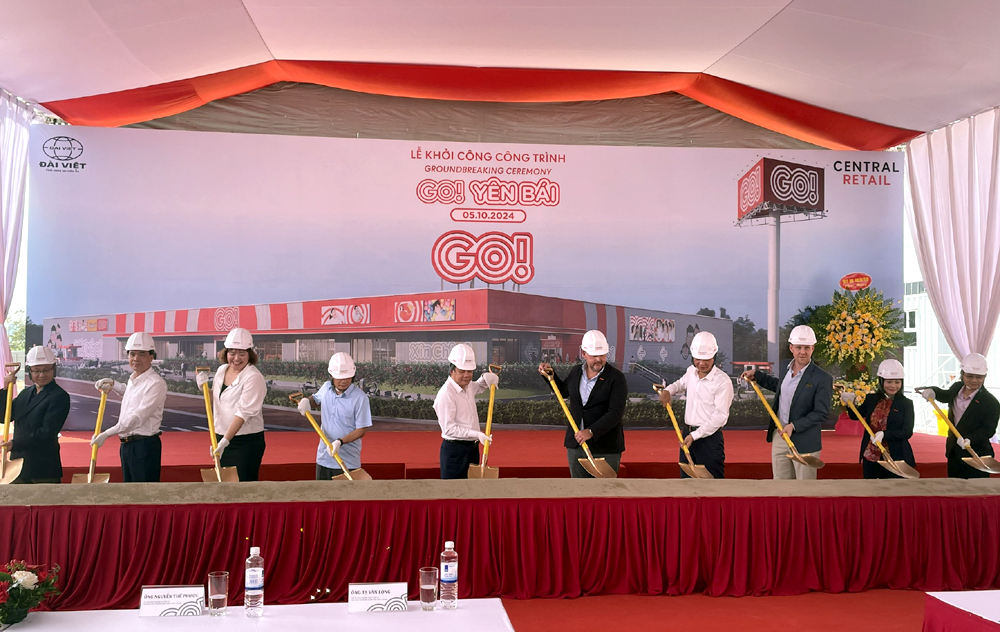 The leaders of Yen Bai Province participated in the groundbreaking ceremony for the construction of the Go! Yen Bai Shopping Center project by Central Retail Vietnam Group.